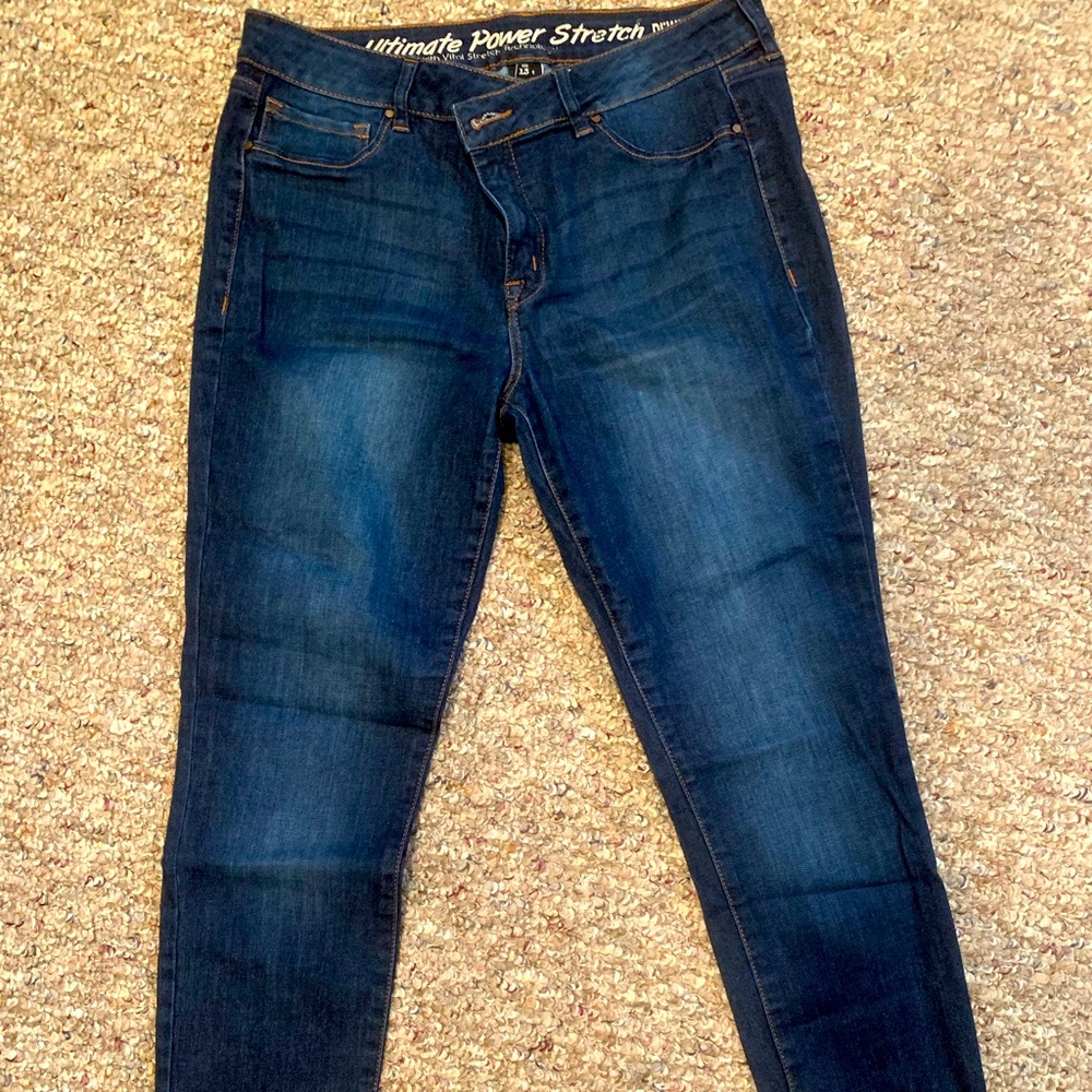Junior Women’s size 13 fitted stretch jeans